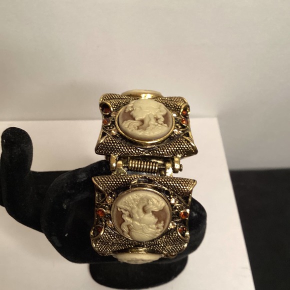 OPC Large Victorian Rev carved cameo watch cuff women’s watch - Picture 3 of 7